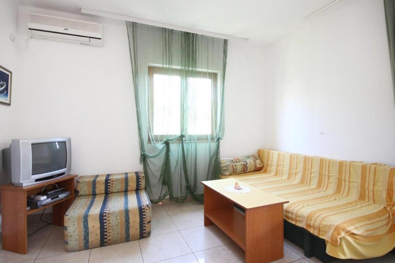 אורביץ Apartments Tonka - 150M From The Sea & Parking מראה חיצוני תמונה