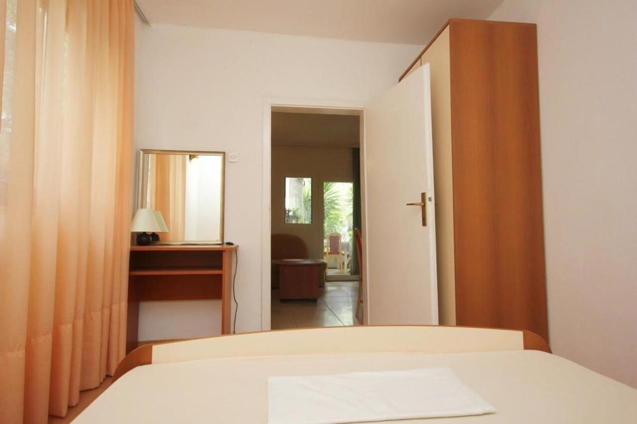 אורביץ Apartments Tonka - 150M From The Sea & Parking מראה חיצוני תמונה